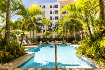 ¿Busca vistas frente al mar? Reserva una estadía en uno de los acogedores hoteles frente al mar de Puerto Rico.