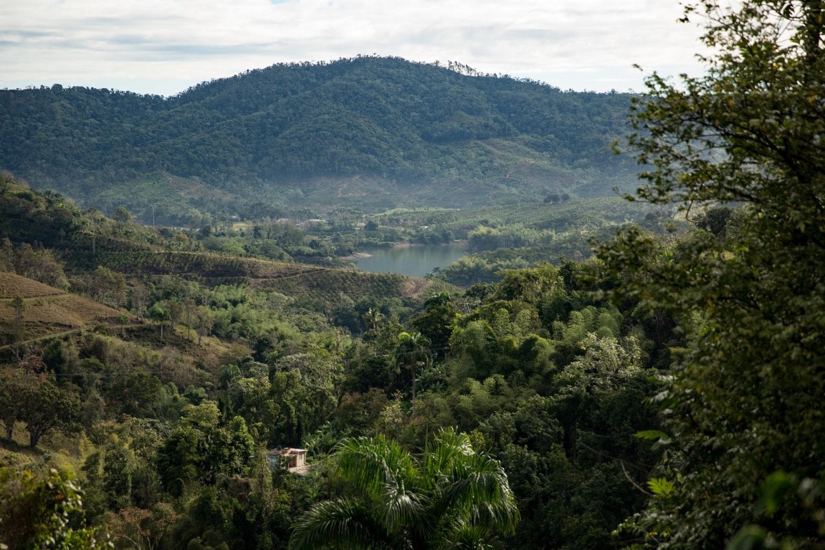 Panoramic views of mountains and valleys near Lares.