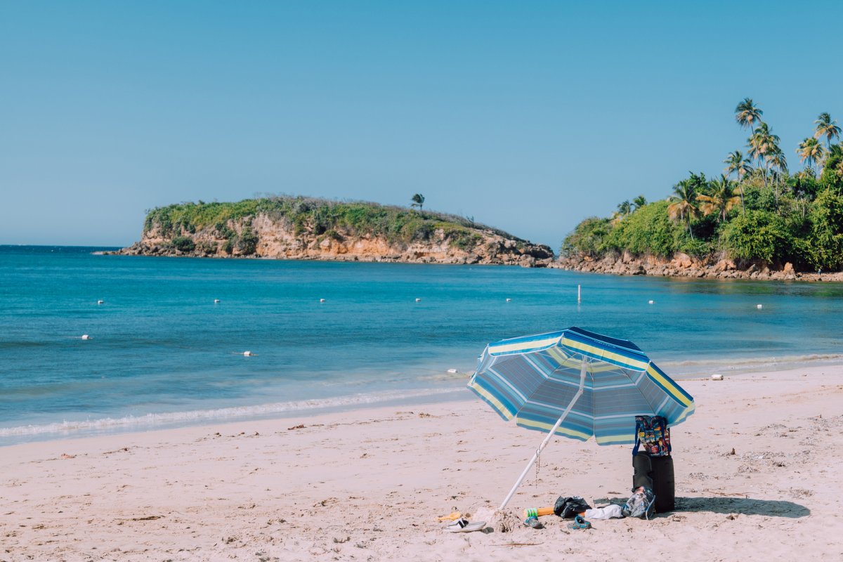 The white sand beach at Playa Cerro Gordo