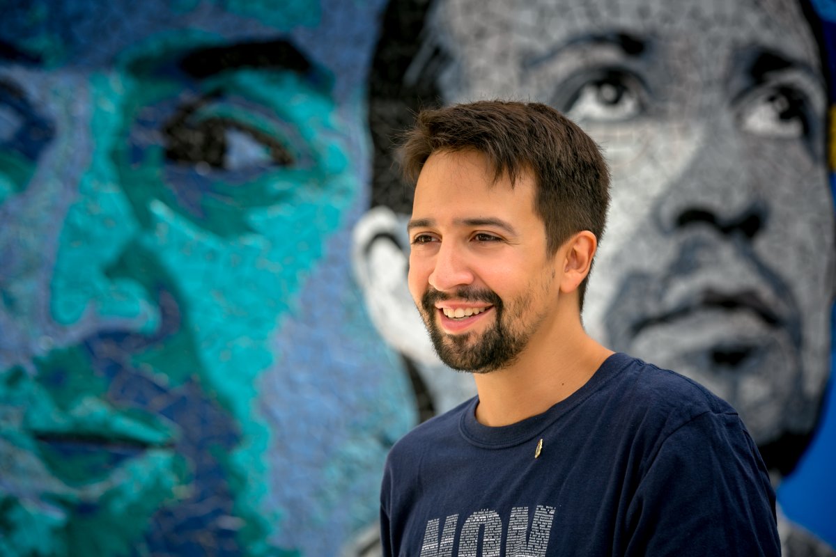 Lin-Manuel visits La Placita de Guisin