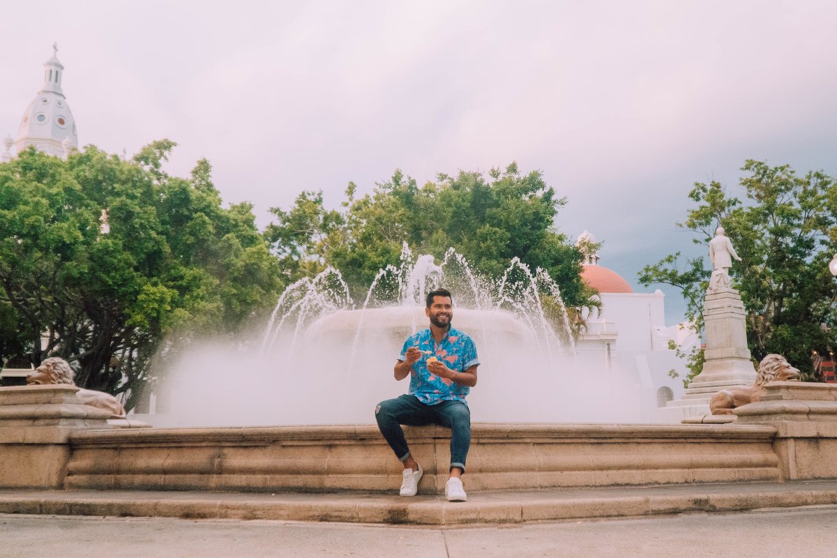 View of the fountain at the Plaza las Delicias in Ponce.