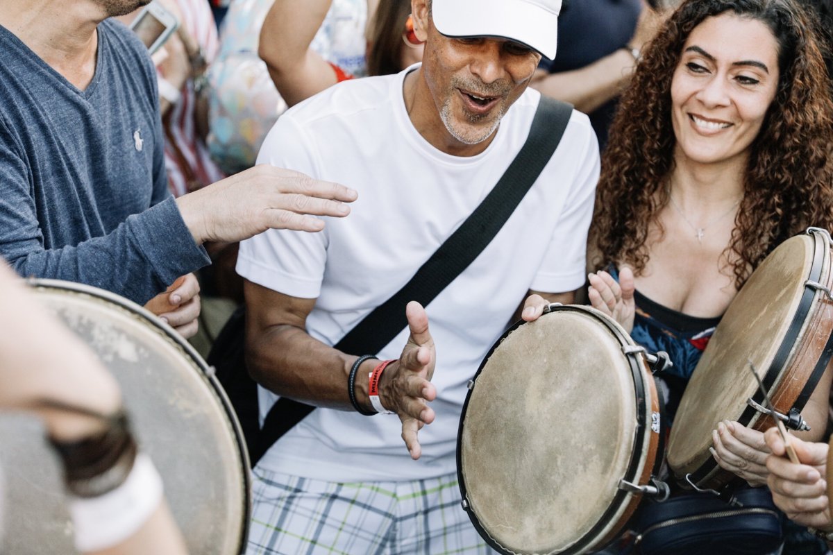 People playing Plena