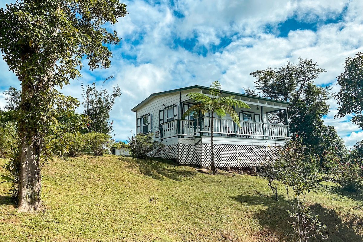 Una vista panorámica de las villas en Hacienda Pomarrosa en Ponce