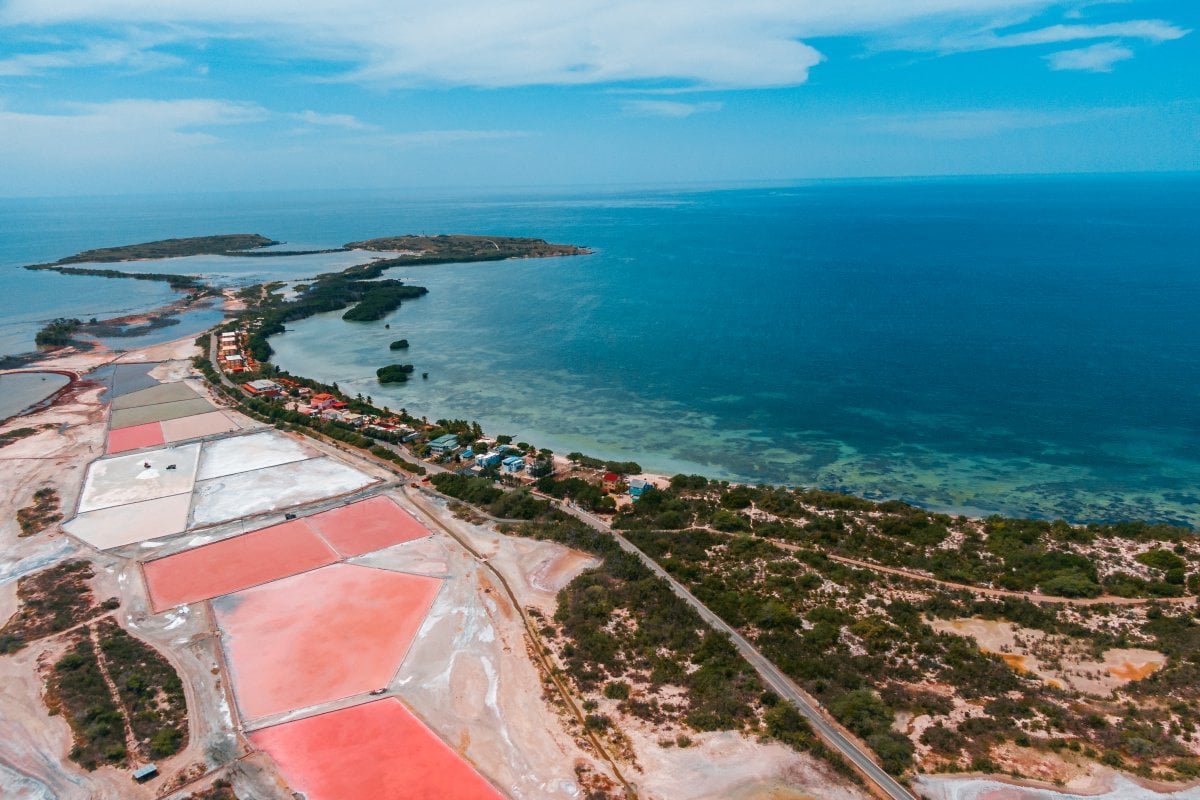 Visita las salinas de Cabo Rojo y dirígete a los senderos cercanos.