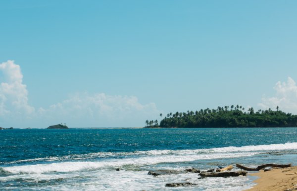 View of a beach in Vega Baja.