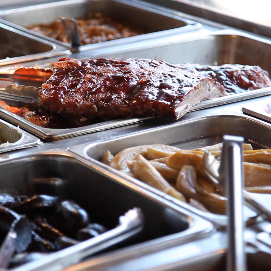 Local food at a lechonera.