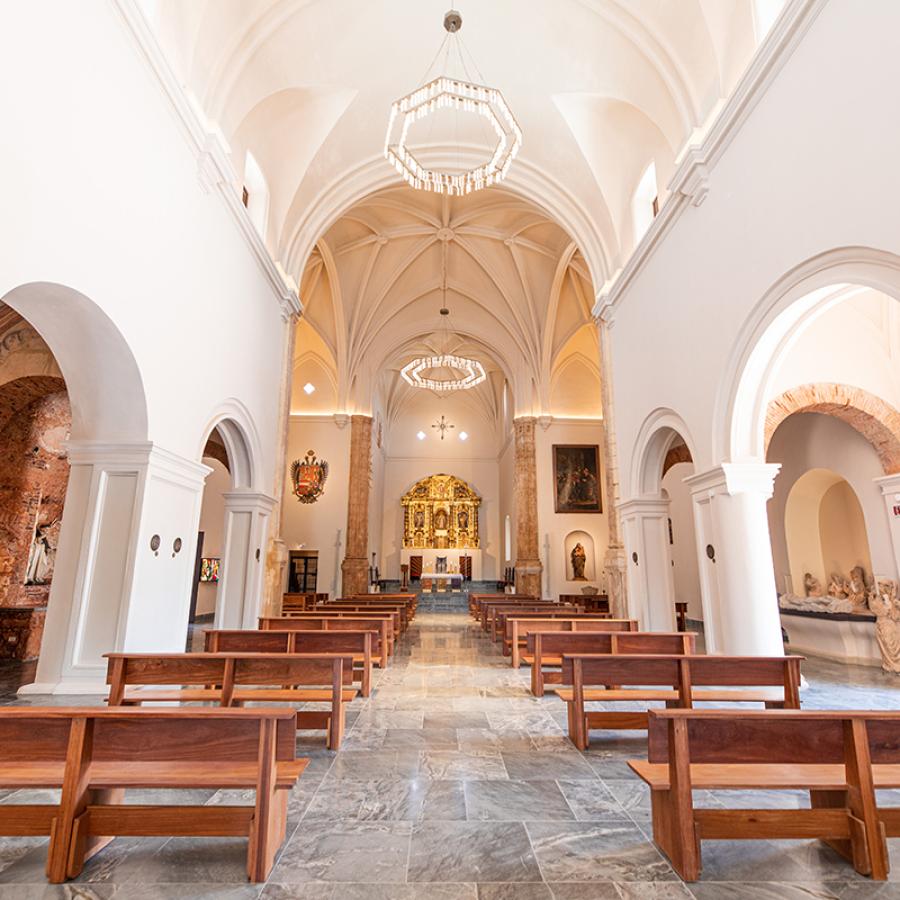 Inside view of the San José Church, one of the oldest in America and built in 1532.