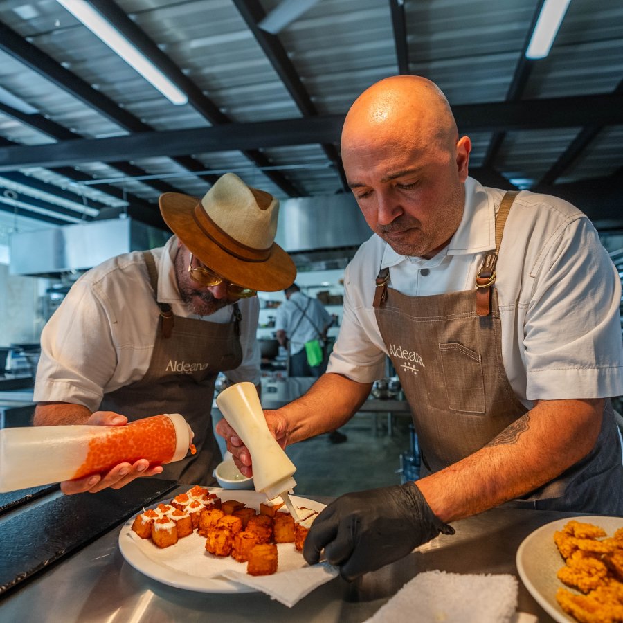 Chef Raúl Correa prepares a dish 